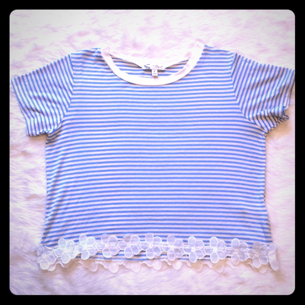 About A Girl Blue & Creme Lace Crop Top Size Large